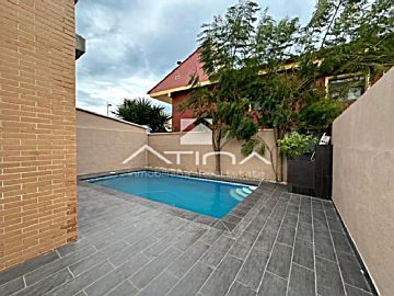 Foto Venta de casa con piscina y terraza en Daimús, Platja de Daimús